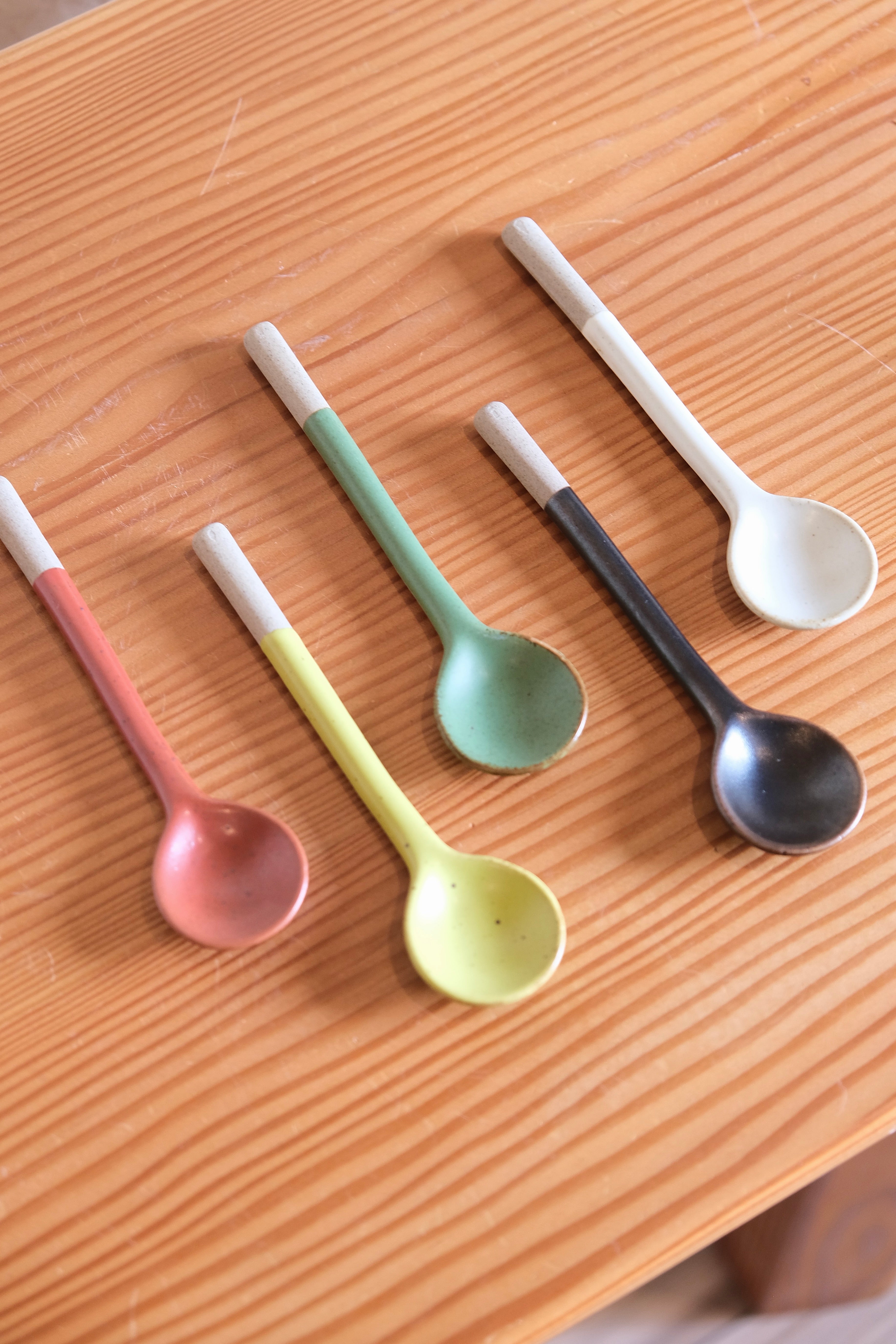 Round color spoons – One Cup Studio